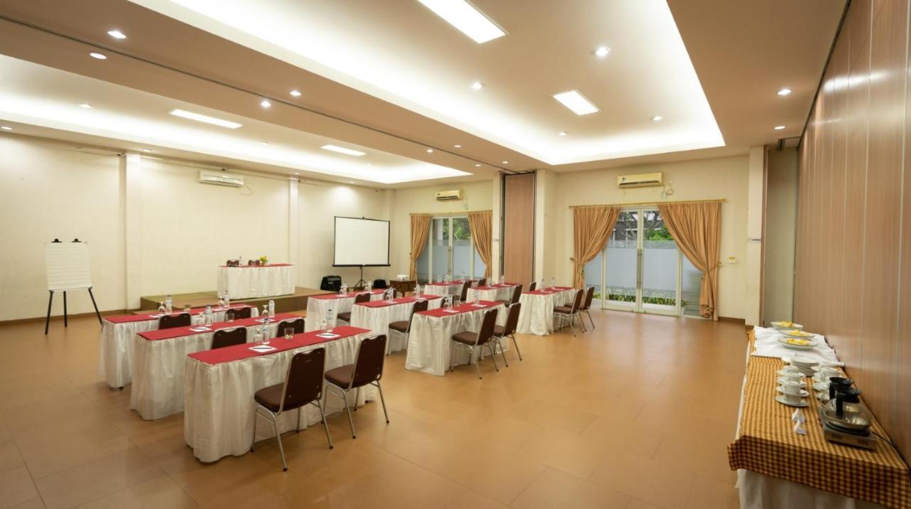 فندق Nite & Day Mdc Puncak - Gadog بوكور المظهر الخارجي الصورة